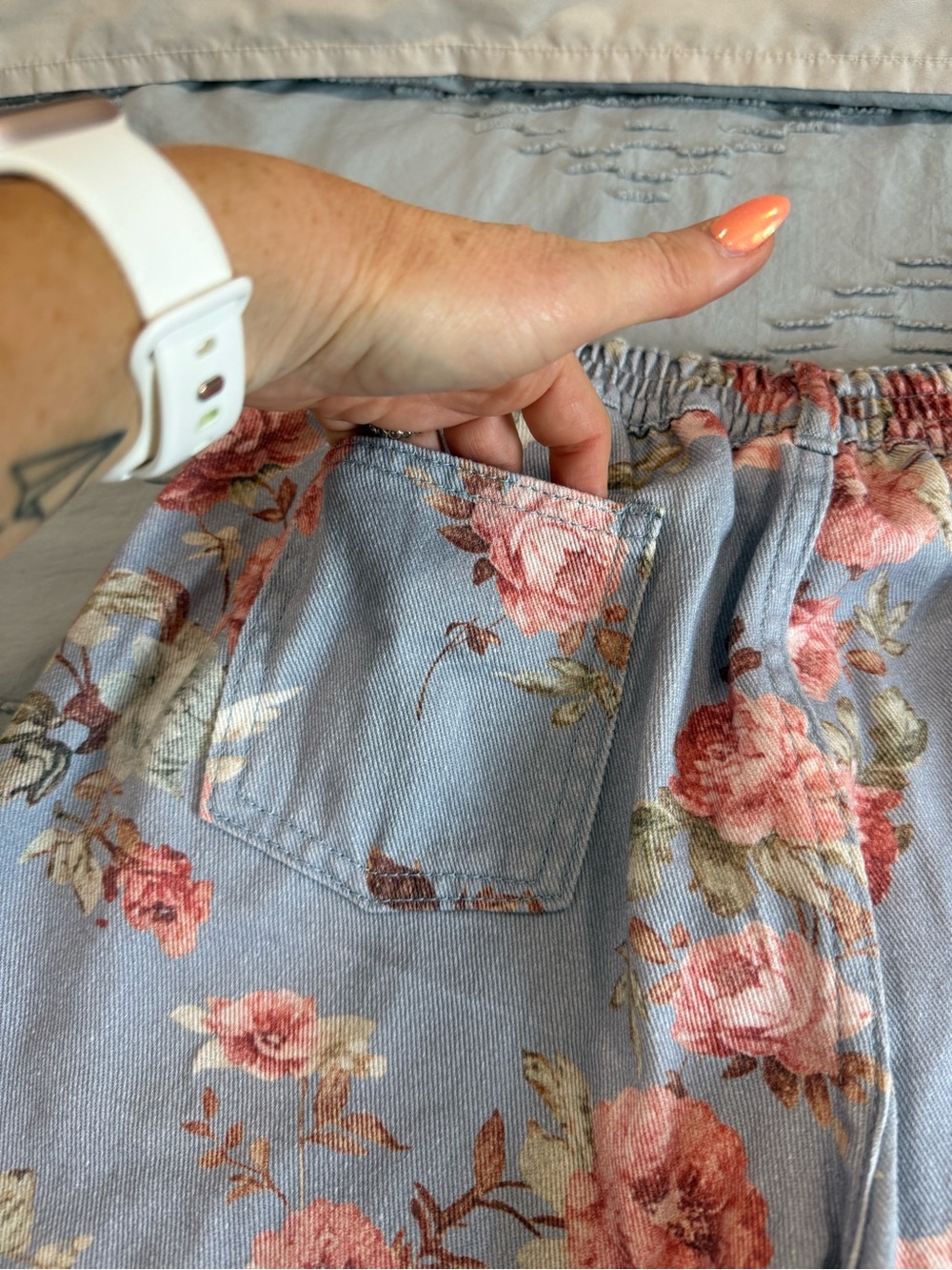 Floral Wide-Leg Crop Pants - Light Blue - Picture 12 of 15